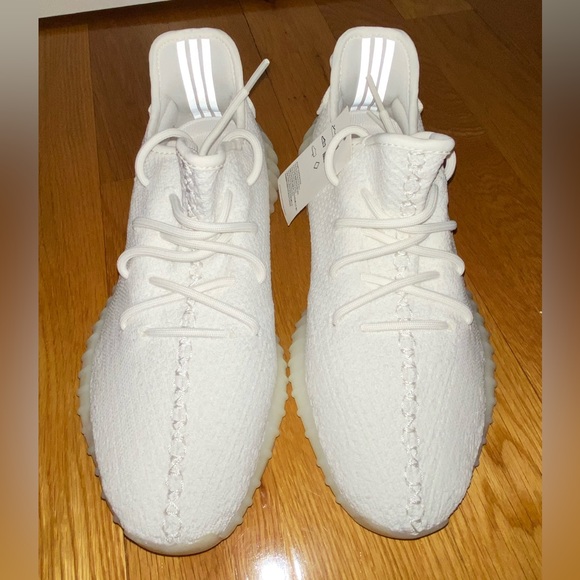 YEEZY BOOST 350 V2 - NEW